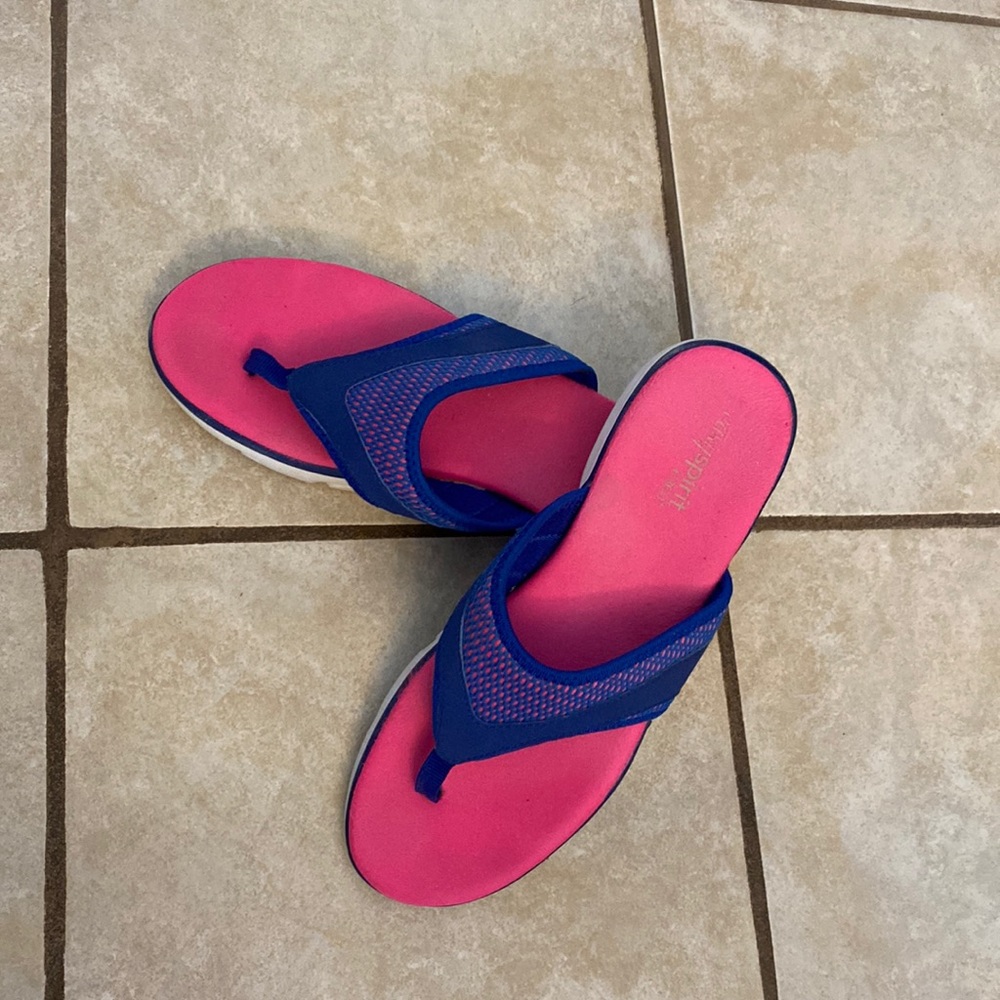 Women’s easy spirit  slippers
